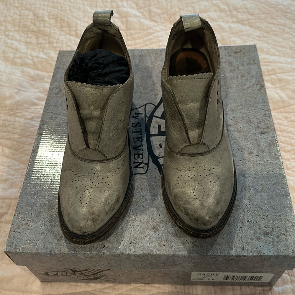 Freebird by Steven- Sadie Ice. Size 7.0. Worn about 12 times. Good condition.